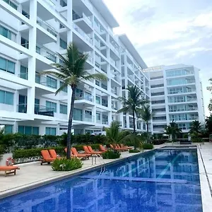 Hermoso Familiar /acceso Directo A La Playa. Morros 3 , Cartagena Colombia